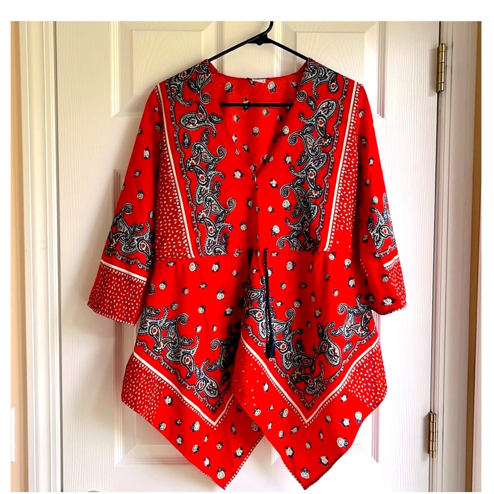 💐 Beautiful n unique Paisley print, V-neck Blouse 💐